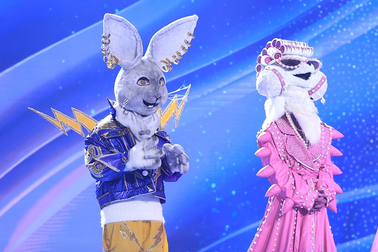 Thỏ Xỏ Khuyên lộ diện là chủ nhân hit 100 triệu view khiến Tóc Tiên phải nể