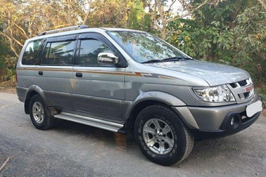 Những mẫu ô tô cũ 7 chỗ gầm cao giá chỉ bằng Honda SH