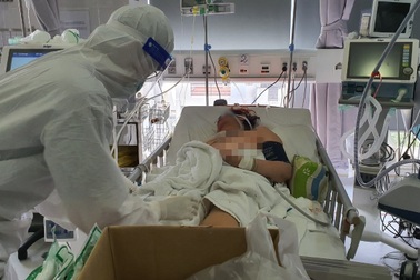 Nước từ trường chữa Covid-19: Chuyên gia nói gì?