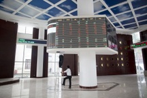 Chứng khoán đang hưng phấn thì “sập sàn”: Bức xúc vì... thái độ