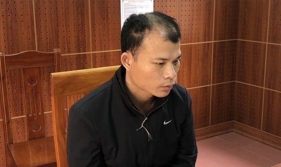 Tắm trong nhà nghỉ, cô gái bị bạn trai trộm cắp gần 500 triệu đồng - 1 Tắm trong nhà nghỉ, cô gái bị bạn trai trộm cắp gần 500 triệu đồng - 1