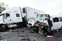 Xe đi đón dâu gặp nạn, 13 người chết: Do tài xế lấn trái, tông trực diện xe tải