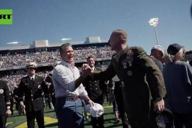 Bộ trưởng Quốc phòng Mỹ tham gia lập kỷ lục Guinness thế giới về chống đẩy