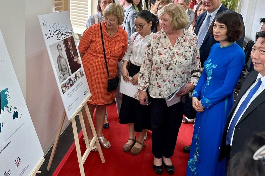 Thứ trưởng Bộ Y tế: Việt Nam đang phải đối mặt nhiều nguy cơ - 1 Thứ trưởng Bộ Y tế: Việt Nam đang phải đối mặt nhiều nguy cơ - 1