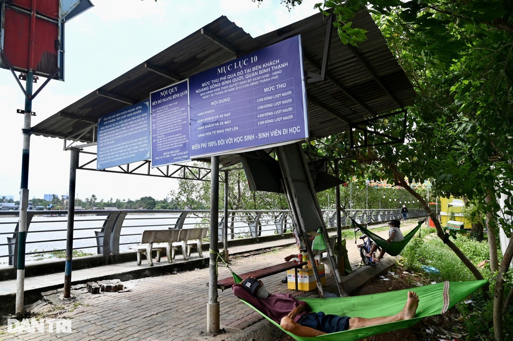 Phà Bình Quới tạm dừng hoạt động, người dân TPHCM mệt mỏi đi đường vòng - 2 Phà Bình Quới tạm dừng hoạt động, người dân TPHCM mệt mỏi đi đường vòng - 2