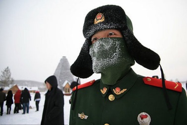 Nội Mông lạnh -45 độ C, hơn 400 xe mắc kẹt