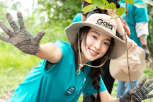 Đương kim Hoa hậu Trái đất Mina Sue Choi tham gia trồng rừng tại Việt Nam