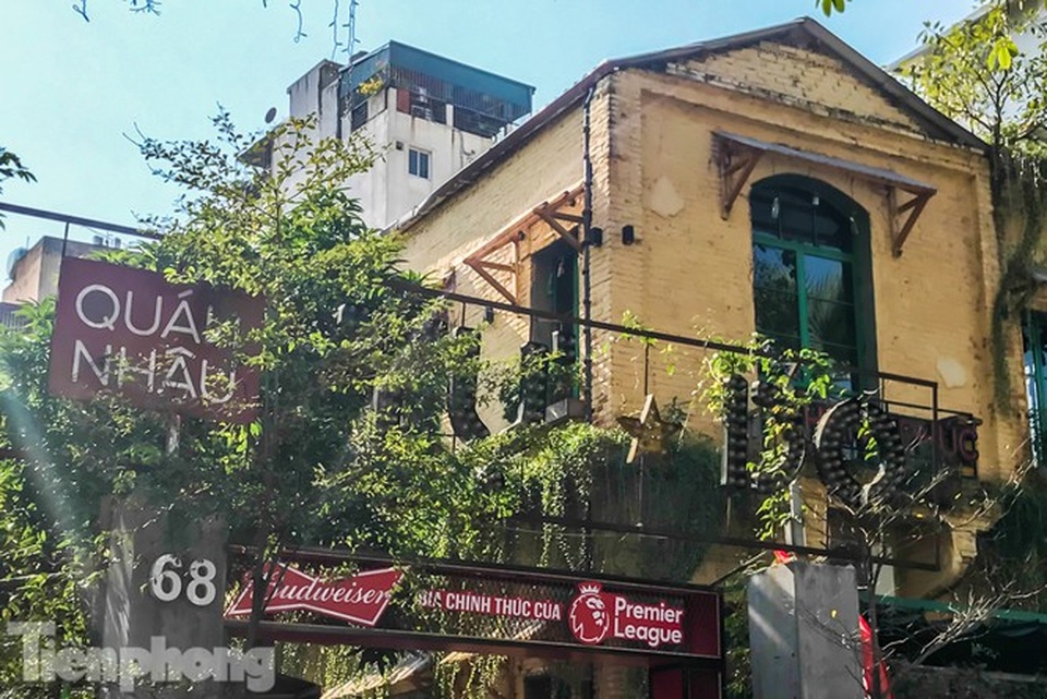 Biệt thự cổ Hà Nội thi nhau thành nhà hàng, quán nhậu - 10 Biệt thự cổ Hà Nội thi nhau thành nhà hàng, quán nhậu - 10