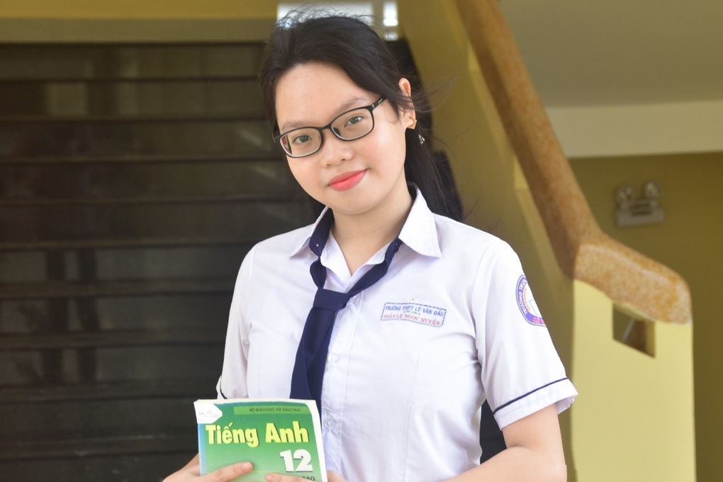 Thủ khoa Bạc Liêu: Chọn đại học ngành sư phạm để đỡ gánh nặng cho gia đình - 1 Thủ khoa Bạc Liêu: Chọn đại học ngành sư phạm để đỡ gánh nặng cho gia đình - 1