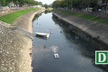 Cận cảnh đoạn sông Tô Lịch sau 3 ngày dùng công nghệ Nhật