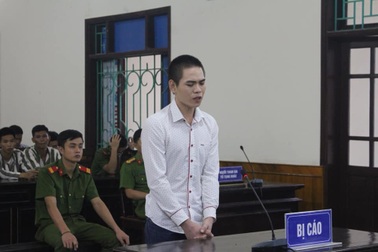 Phạm nhân lĩnh thêm án chung thân vì đâm bạn tù tử vong