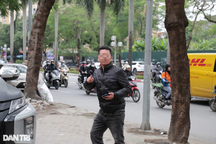 Dính nồng độ cồn kịch khung, nam tài xế dọa "sẽ vứt xe"