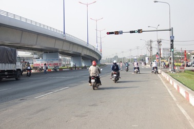 Thông xe cầu vượt, đường thông thoáng như… sáng mùng 1 Tết