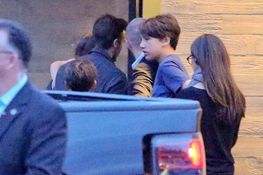 Đột nhập bữa tiệc sinh nhật riêng tư của "bà Beck"