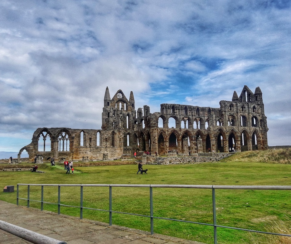 Vì sao bạn nên tới thăm thị trấn nhỏ xinh Whitby ít nhất một lần? - 3 Vì sao bạn nên tới thăm thị trấn nhỏ xinh Whitby ít nhất một lần? - 3