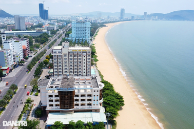 3 khách sạn hạng sang chắn một phần biển Quy Nhơn