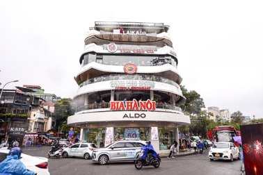 Hà Nội chi bao nhiêu tiền để phá bỏ tòa "Hàm cá mập", mở rộng quảng trường?