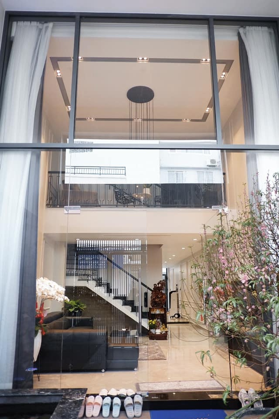 Bảo Anh xây nhà sang trọng ngay trung tâm thành phố tặng mẹ - 3