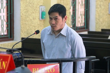 Say rượu, đấm vào mặt CSGT vì không được tha lỗi vi phạm