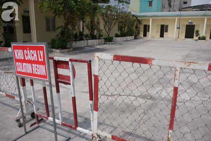 TP.HCM: Thêm 1 ca nghi nhiễm Covid-19 từ cơ sở giám sát tập trung được chuyển về bệnh viện điều trị - Ảnh 3. TP.HCM: Thêm 1 ca nghi nhiễm Covid-19 từ cơ sở giám sát tập trung được chuyển về bệnh viện điều trị - Ảnh 3.