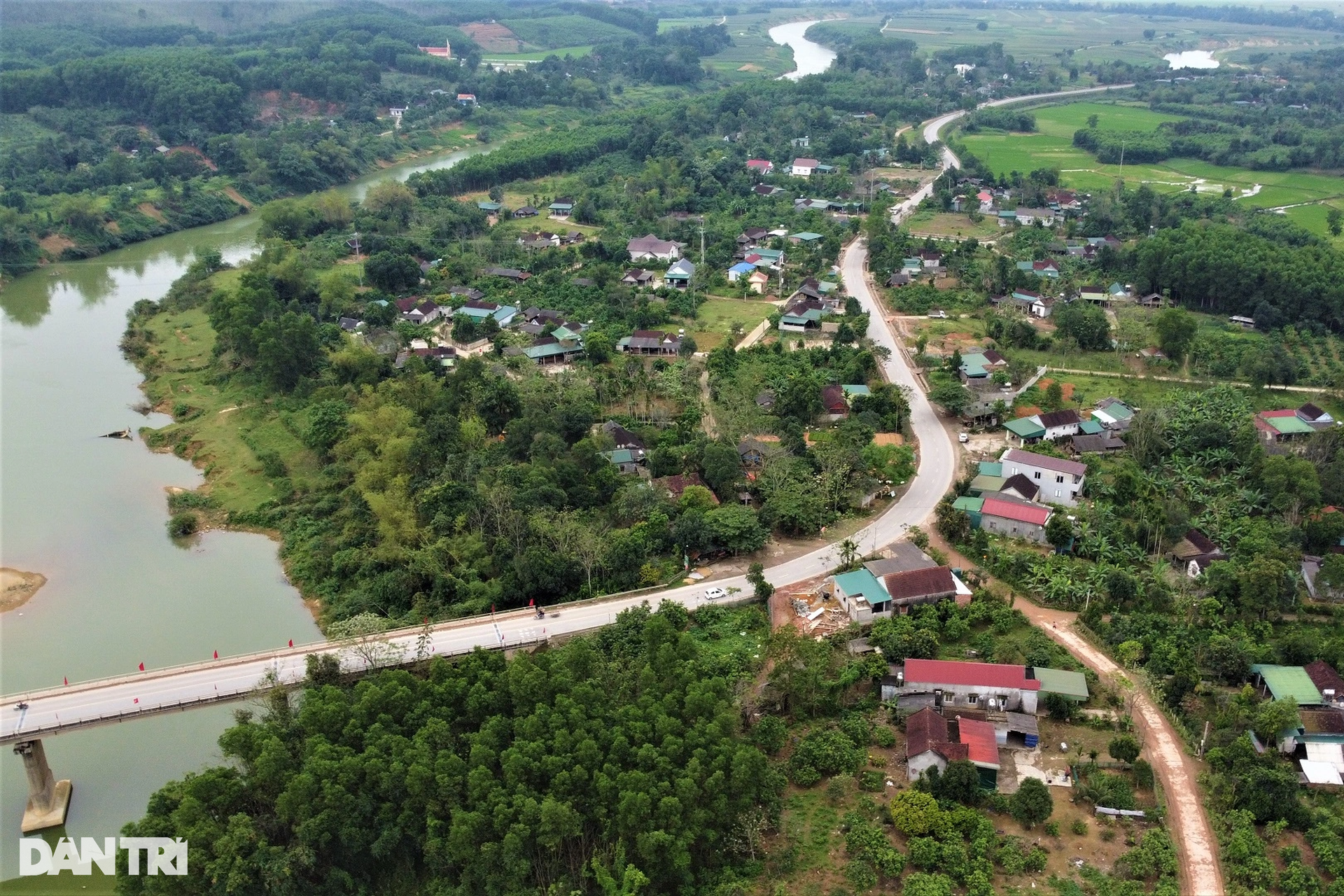 Khúc cua tay áo trên quốc lộ ở Hà Tĩnh khiến nhiều tài xế khiếp vía - 11 Khúc cua tay áo trên quốc lộ ở Hà Tĩnh khiến nhiều tài xế khiếp vía - 11