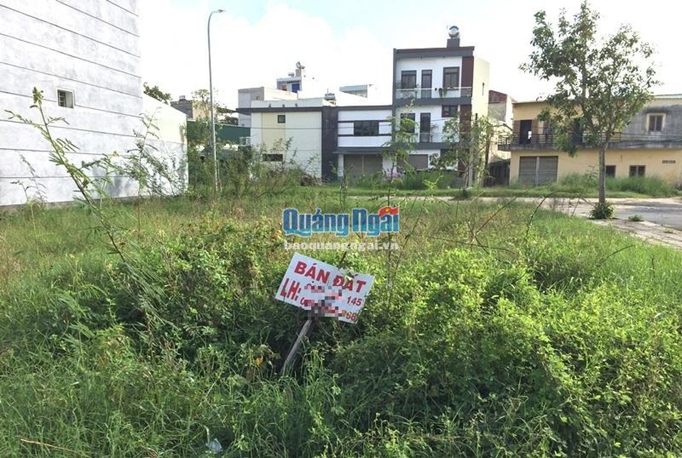 Còng lưng trả nợ vì lướt sóng theo đất bằng tiền ngân hàng - 2 Còng lưng trả nợ vì lướt sóng theo đất bằng tiền ngân hàng - 2
