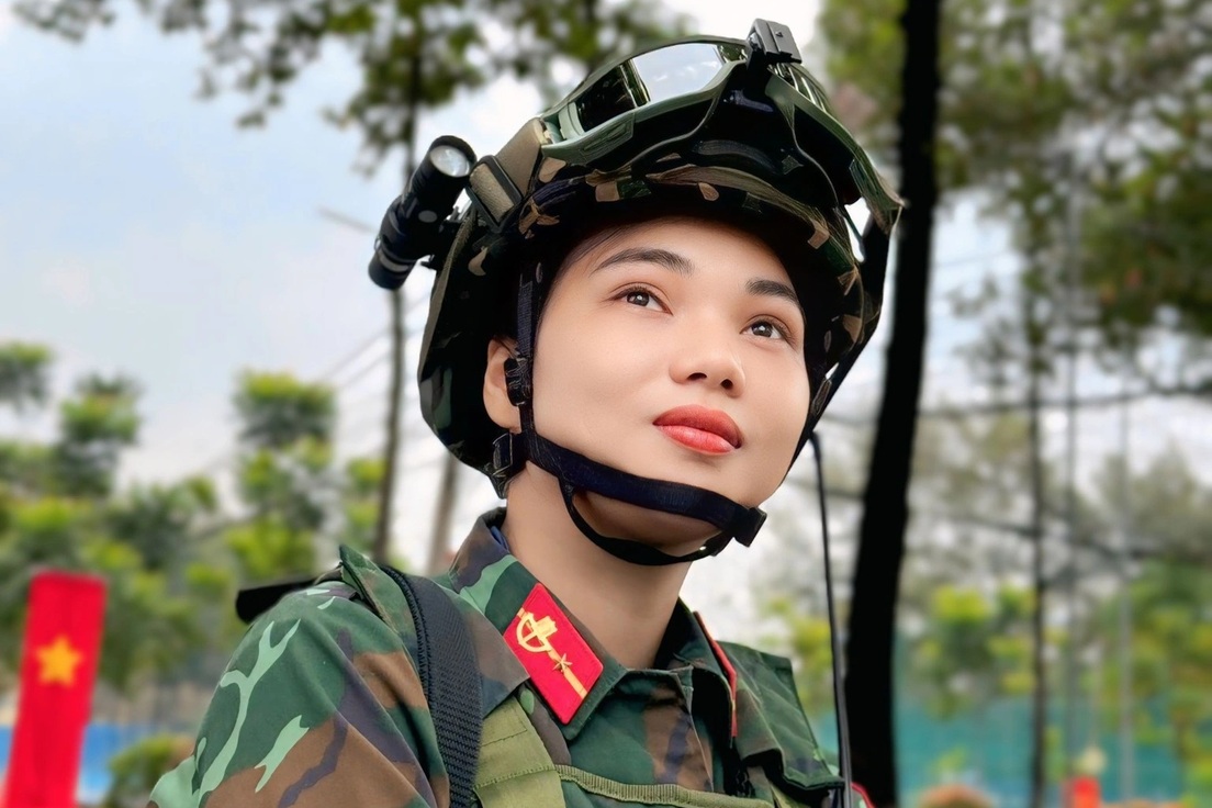 Nữ trung sĩ biệt động kể về việc luyện tập diễu binh dưới trời nắng 38 độ