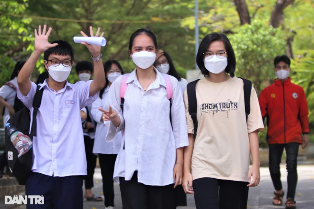 Thí sinh đánh giá: Bài thi tự nhiên khó nhằn, bài xã hội dễ kiếm điểm cao - 7 Thí sinh đánh giá: Bài thi tự nhiên khó nhằn, bài xã hội dễ kiếm điểm cao - 7