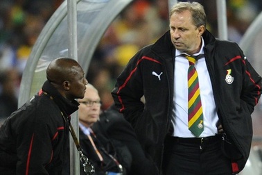 Báo chí Thái Lan hối thúc đội tuyển gia hạn hợp đồng với HLV Rajevac