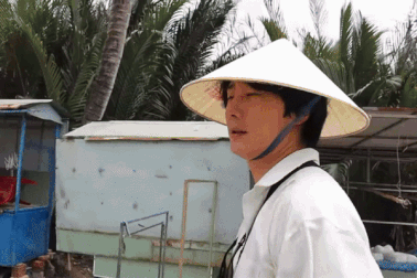 Tài tử Hàn Quốc đến Việt Nam: Đi thuyền thúng, thích thú ăn gỏi gà Hội An