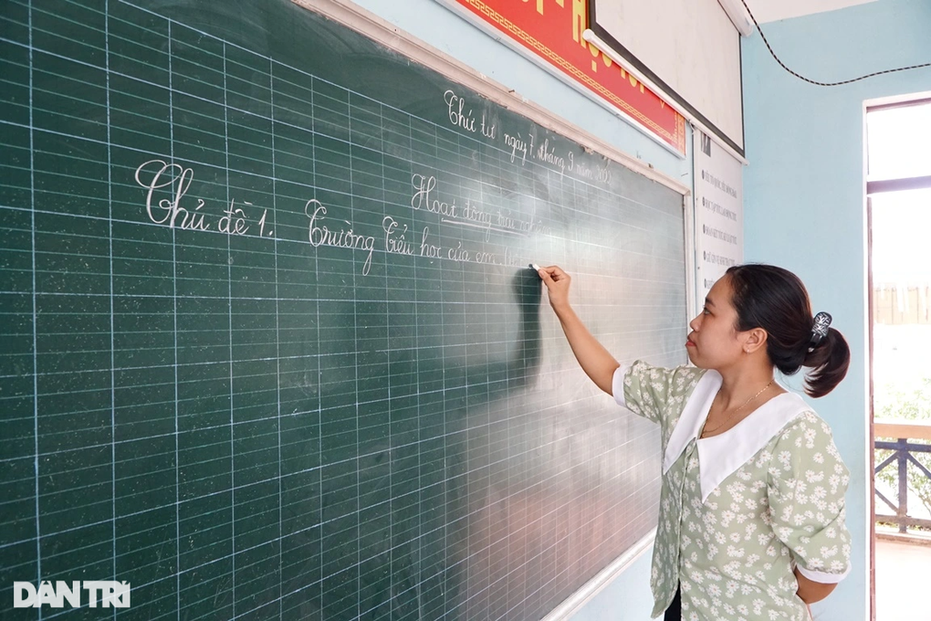 Vì sao giáo viên thiếu nhiều, đã có cơ chế mà chưa tuyển dụng được? - 2 Vì sao giáo viên thiếu nhiều, đã có cơ chế mà chưa tuyển dụng được? - 2