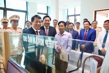 Chuyển mạnh từ tư duy “quản lý hành chính" sang "phục vụ nhân dân"