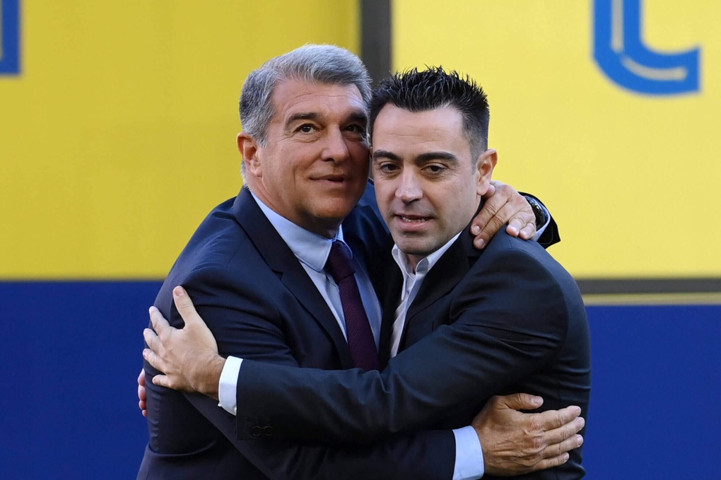 Hành động cực đẹp của HLV Xavi sau khi rời Barcelona - 1 Hành động cực đẹp của HLV Xavi sau khi rời Barcelona - 1