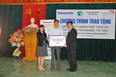 Đèn năng lượng mặt trời mang ánh sáng hi vọng trên vùng cao Tây Bắc