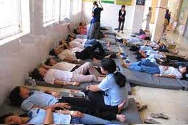 Xử trí khi bị ngộ độc thức ăn