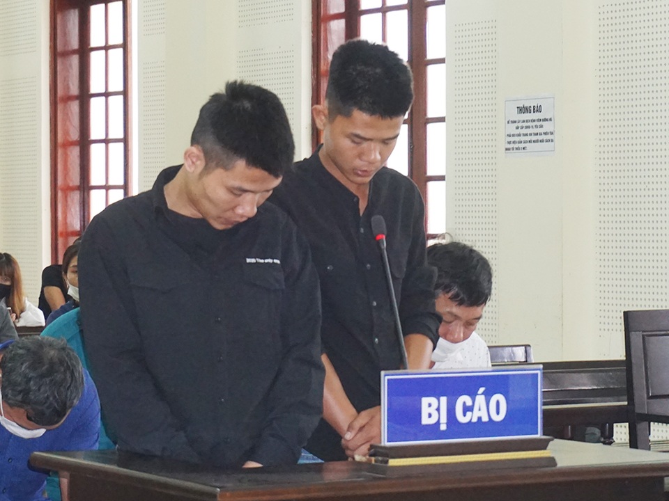 Nước mắt gã trai trót đẩy anh vào tù - 2 Nước mắt gã trai trót đẩy anh vào tù - 2
