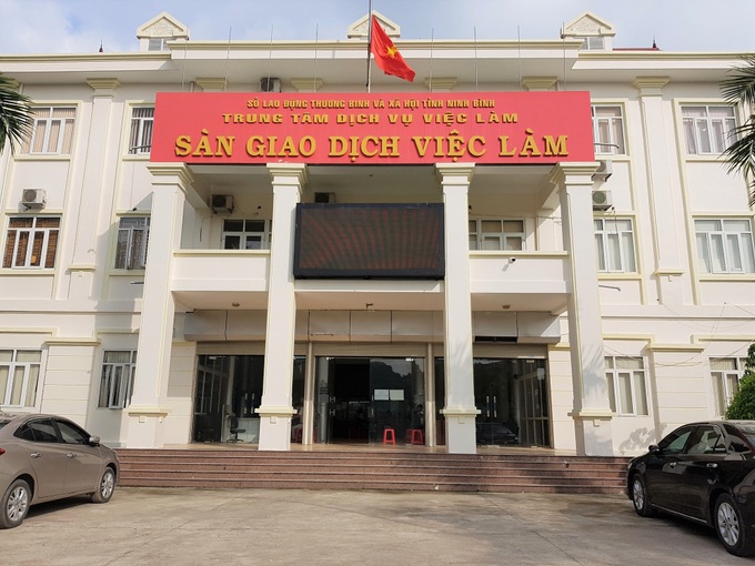 Trung tâm DVVL Ninh Bình: Giải quyết hồ sơ BHTN cho lao động nhanh chóng, kịp thời - Ảnh 1.