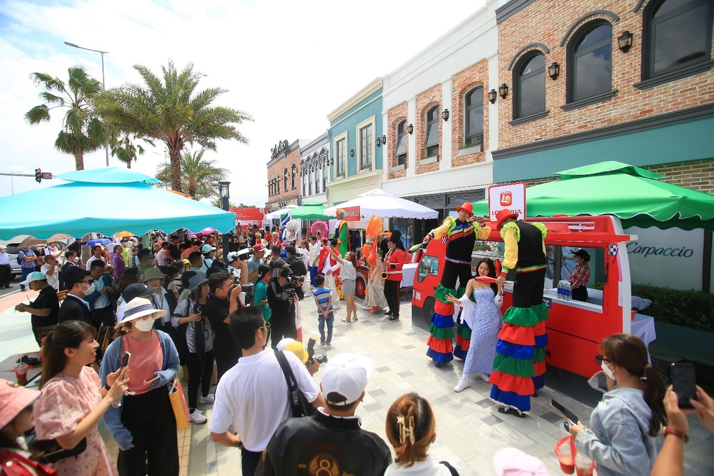 Trải nghiệm lễ hội đa sắc màu Tropicana Festival tại Hồ Tràm dịp lễ 2/9 - 3 Trải nghiệm lễ hội đa sắc màu Tropicana Festival tại Hồ Tràm dịp lễ 2/9 - 3