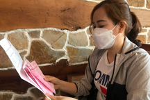 Nước mắt người mẹ đơn thân 3 lần vay nợ đóng học phí tại Apax Leaders