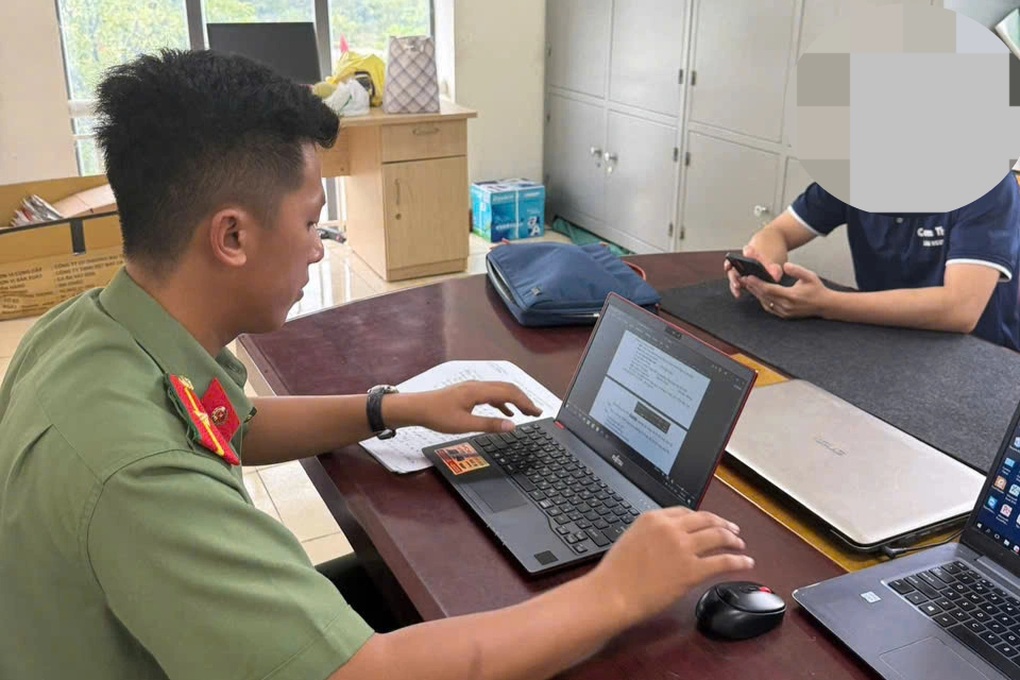 Thanh niên báo tin giả để... kiểm tra đường dây nóng của Bộ Công an - 1 Thanh niên báo tin giả để... kiểm tra đường dây nóng của Bộ Công an - 1
