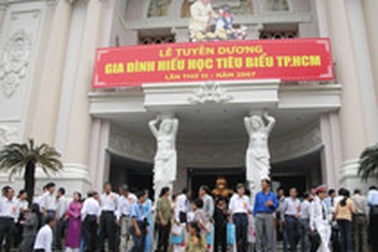 Tuyên dương 240 gia đình hiếu học tiêu biểu