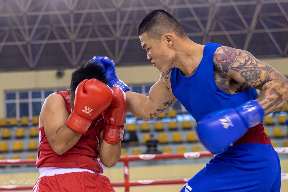 Chỉ 58 giây, quyền vương Trương Đình Hoàng hạ knock-out đối thủ - 5 Chỉ 58 giây, quyền vương Trương Đình Hoàng hạ knock-out đối thủ - 5