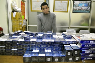 Hà Nội: Bị phạt vì buôn thuốc lá lậu, vẫn tiếp tục “hành nghề”