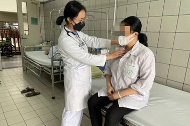 Sản phụ bị u tuyến thượng thận, ung thư tuyến giáp "mẹ tròn con vuông"