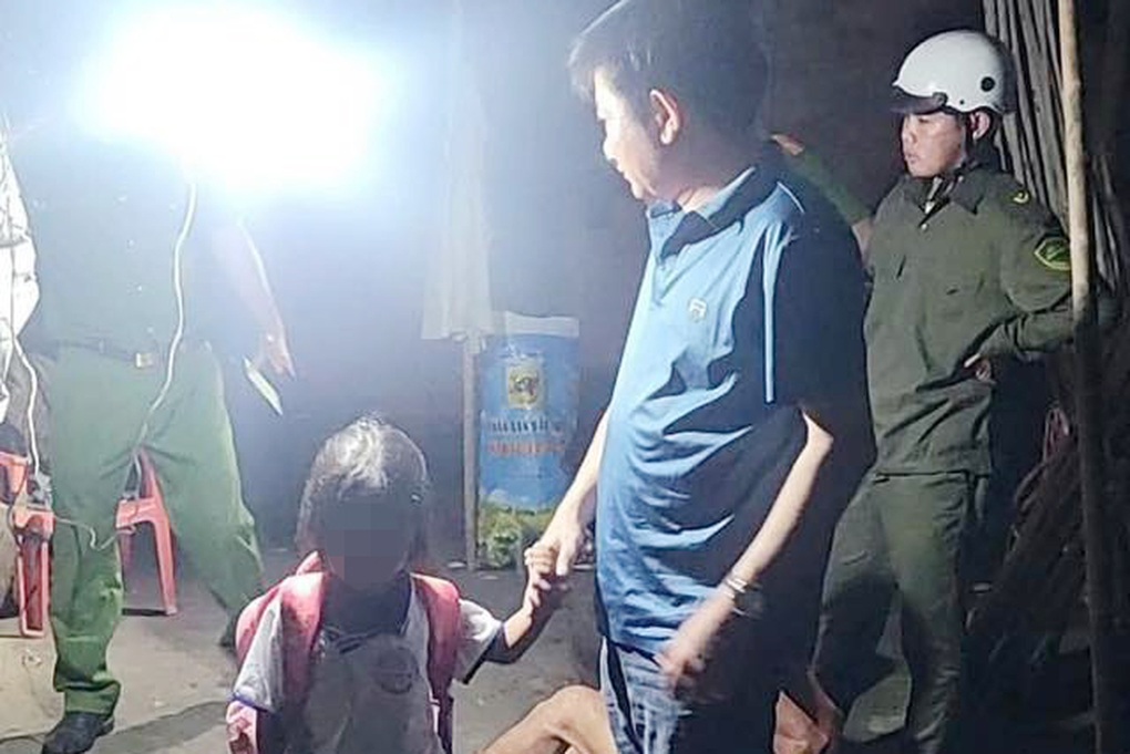 Bé gái lớp 1 bị người đàn ông say xỉn đưa vô vườn mãng cầu ở Tây Ninh - 1 Bé gái lớp 1 bị người đàn ông say xỉn đưa vô vườn mãng cầu ở Tây Ninh - 1