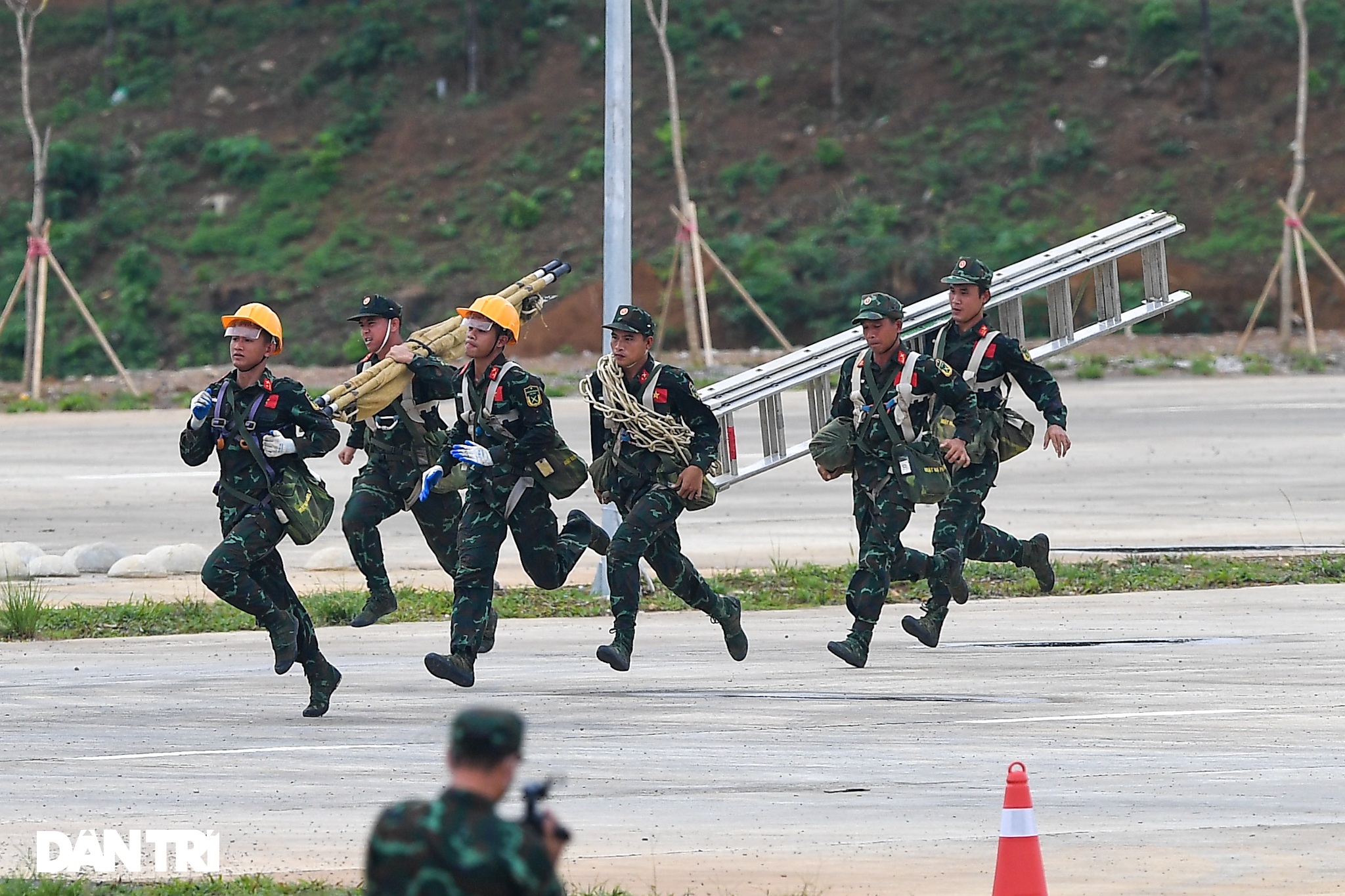 Quyết liệt cuộc tranh tài giữa đội Việt Nam và Nga nội dung Vùng tai nạn - 2 Quyết liệt cuộc tranh tài giữa đội Việt Nam và Nga nội dung Vùng tai nạn - 2