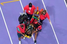 Kỷ lục gia thế giới bất tỉnh sau cú ngã kinh hoàng ở Olympic