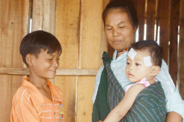 Học sinh lớp 8 lao vào lửa cứu người 