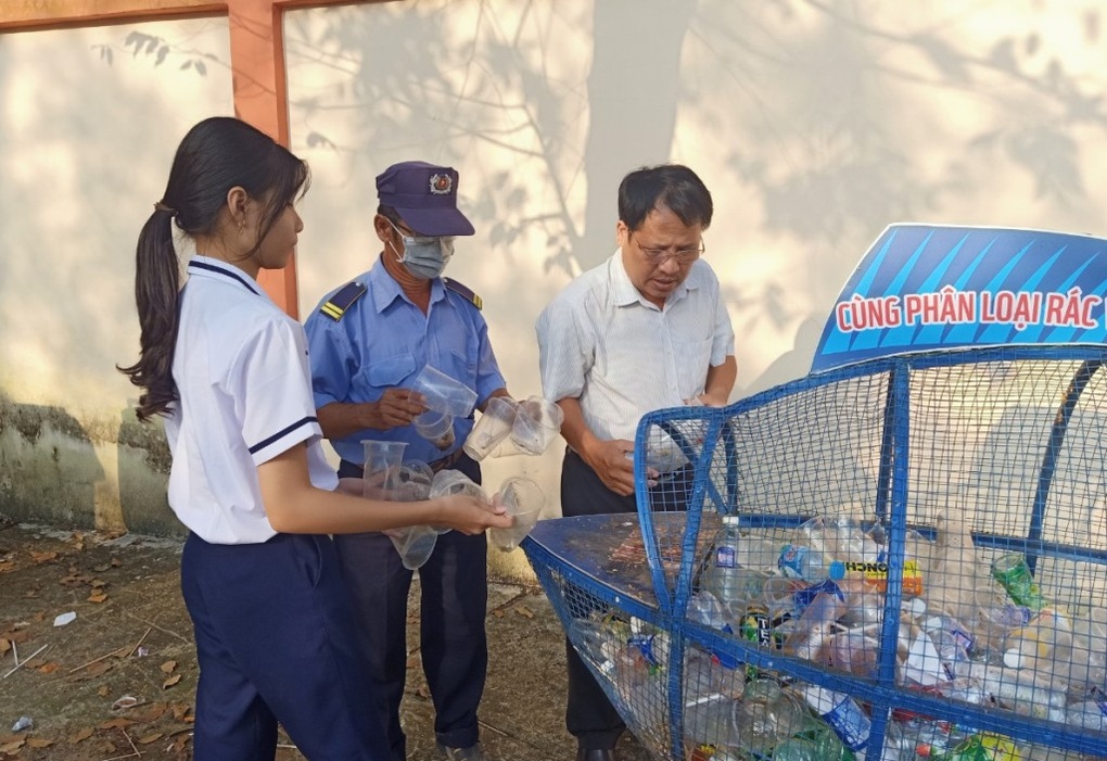 Rạch Giá đẩy mạnh tuyên truyền giảm rác thải nhựa - 4 Rạch Giá đẩy mạnh tuyên truyền giảm rác thải nhựa - 4