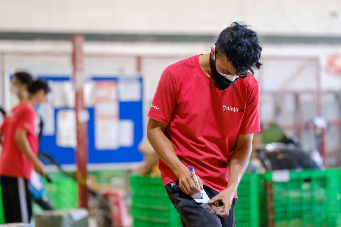Hậu vượt dịch thành công, Ninja Van Giao thông suốt, nhận vẹn nguyên - 4 Hậu vượt dịch thành công, Ninja Van Giao thông suốt, nhận vẹn nguyên - 4